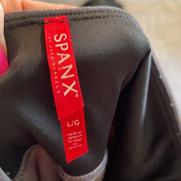 Spanx Velvet Leggings - Picture 4 of 8